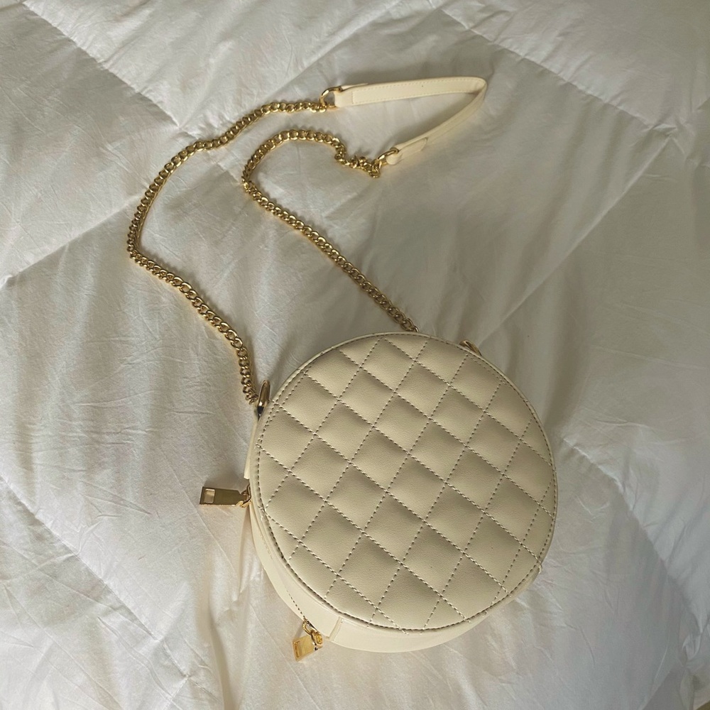 Chain strap bag